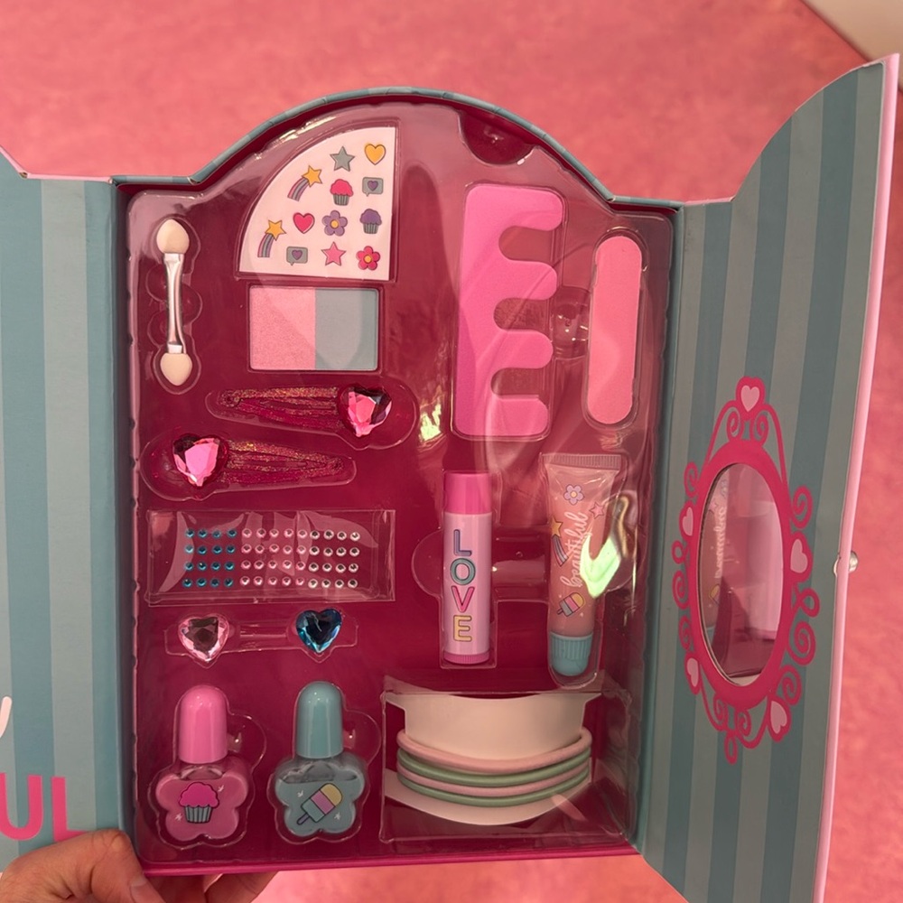 Makeup wardrobe Set